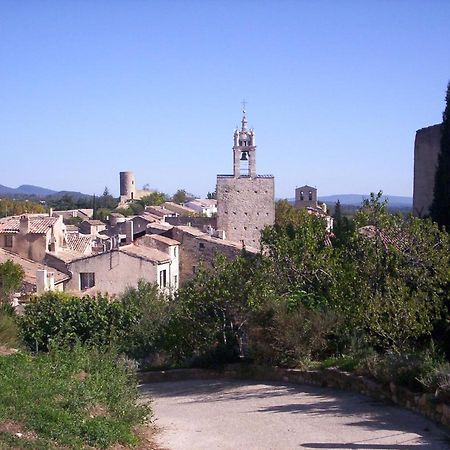 Logis Hotel De L'Etang Cucuron Bagian luar foto